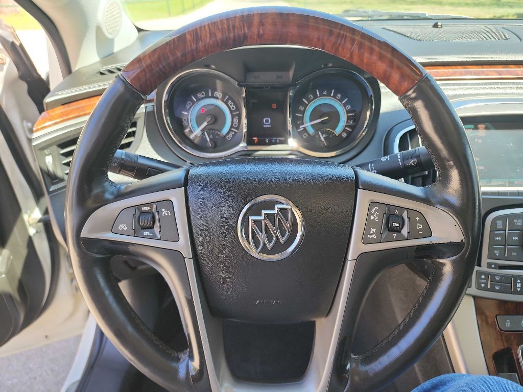 2010 Buick Lacrosse Image 17