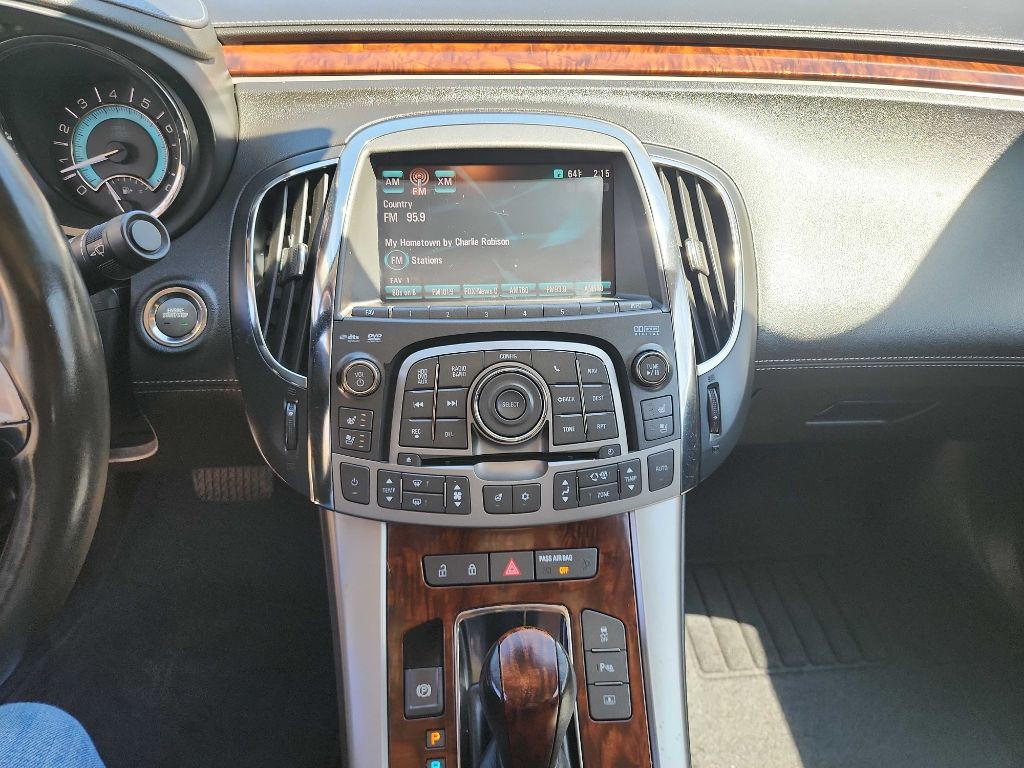 2010 Buick Lacrosse Image 25