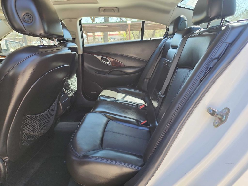 2010 Buick Lacrosse Image 30