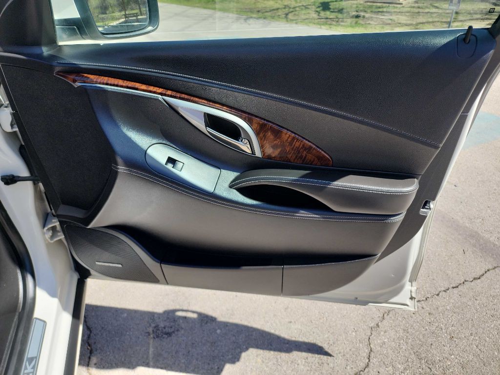 2010 Buick Lacrosse Image 35