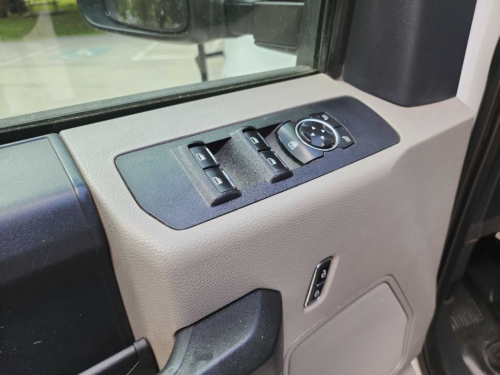 2022 Ford F-350 Image 15