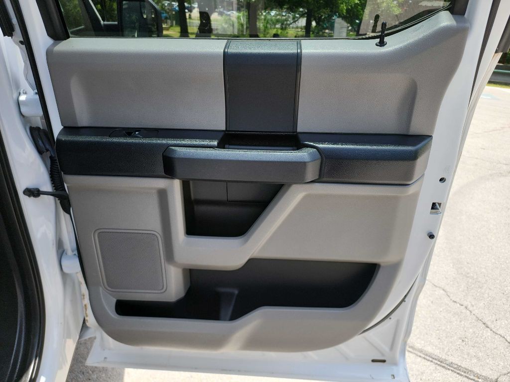 2017 Ford F-150 Image 30