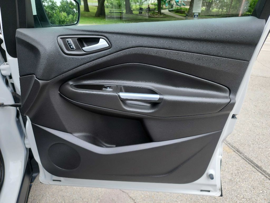 2016 Ford Escape Image 31