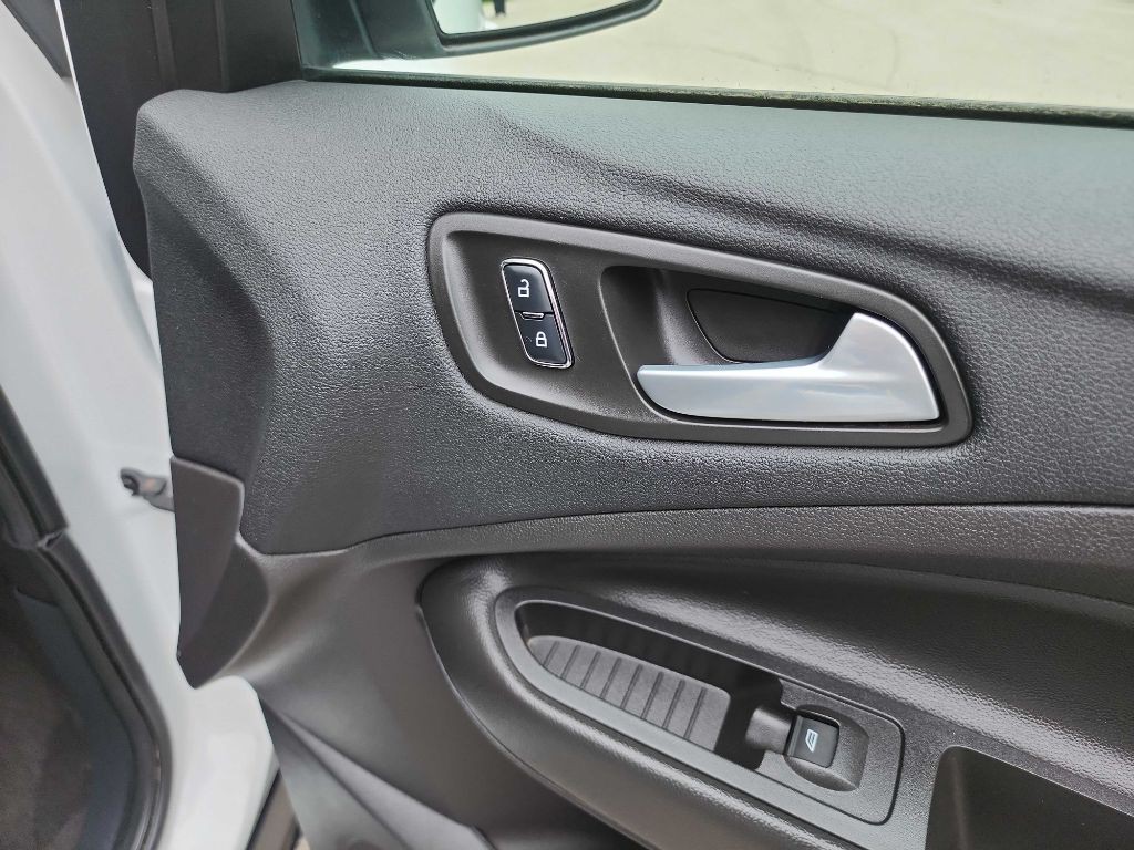 2016 Ford Escape Image 32