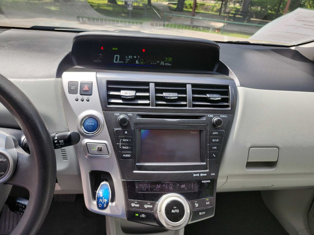 2012 Toyota Prius Image 18