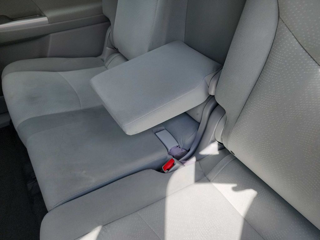 2012 Toyota Prius Image 21