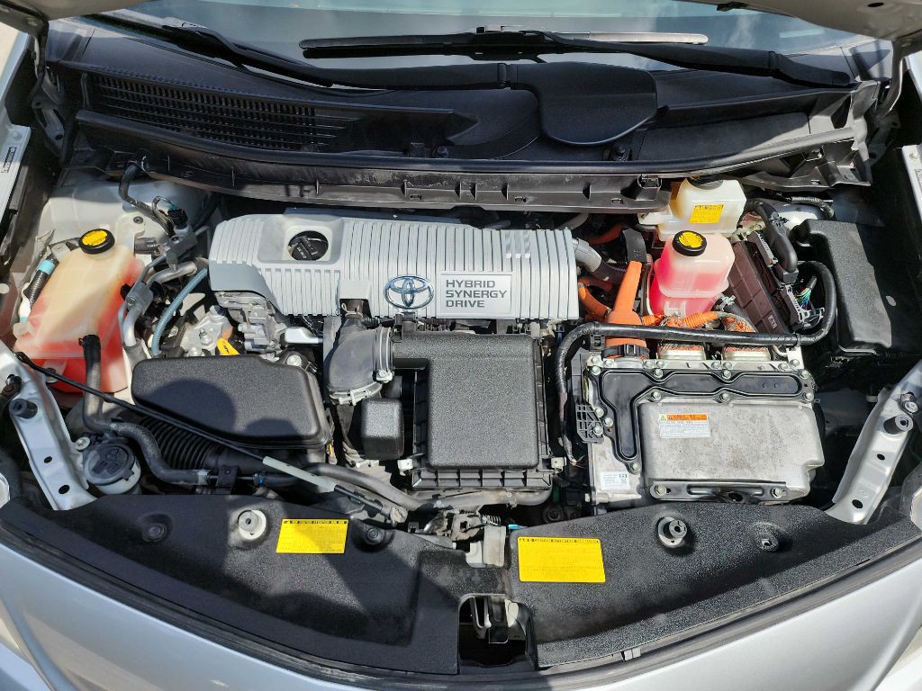 2012 Toyota Prius Image 32