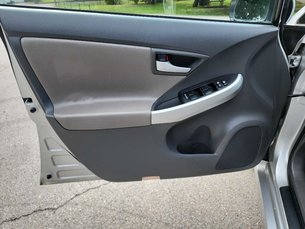 2010 Toyota Prius Image 10