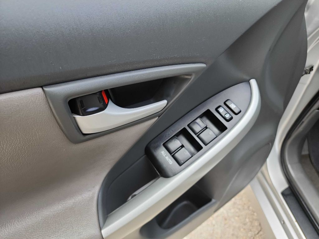 2010 Toyota Prius Image 11