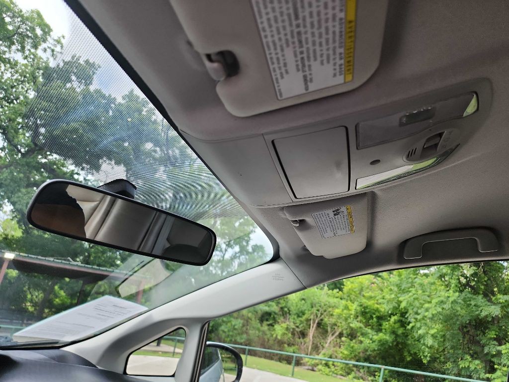 2010 Toyota Prius Image 16
