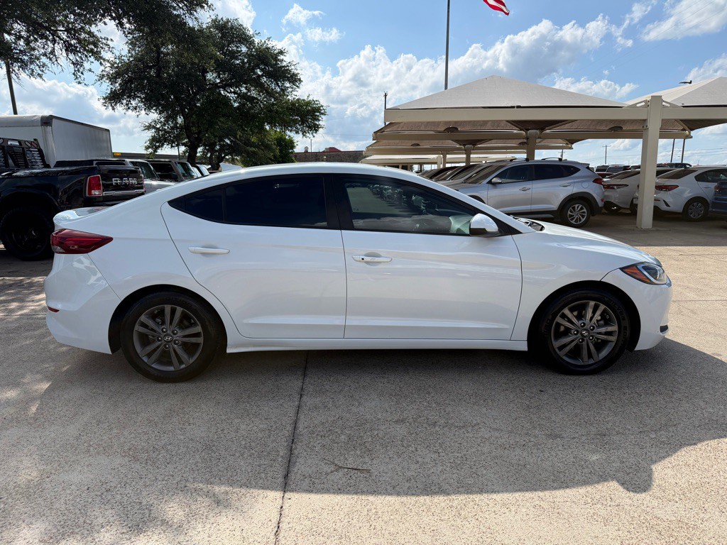 2018 Hyundai Elantra Image 8