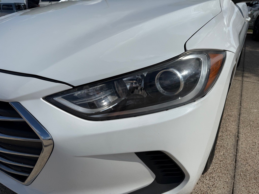 2018 Hyundai Elantra Image 9