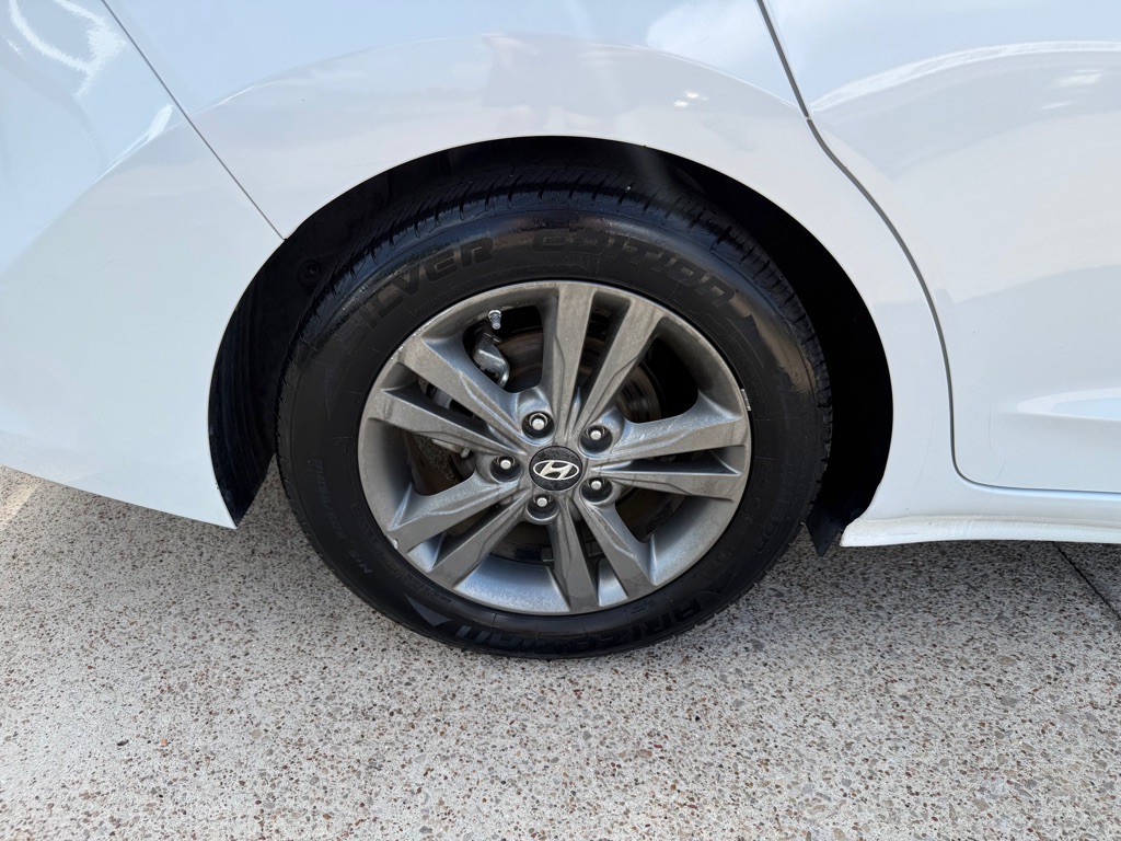2018 Hyundai Elantra Image 12