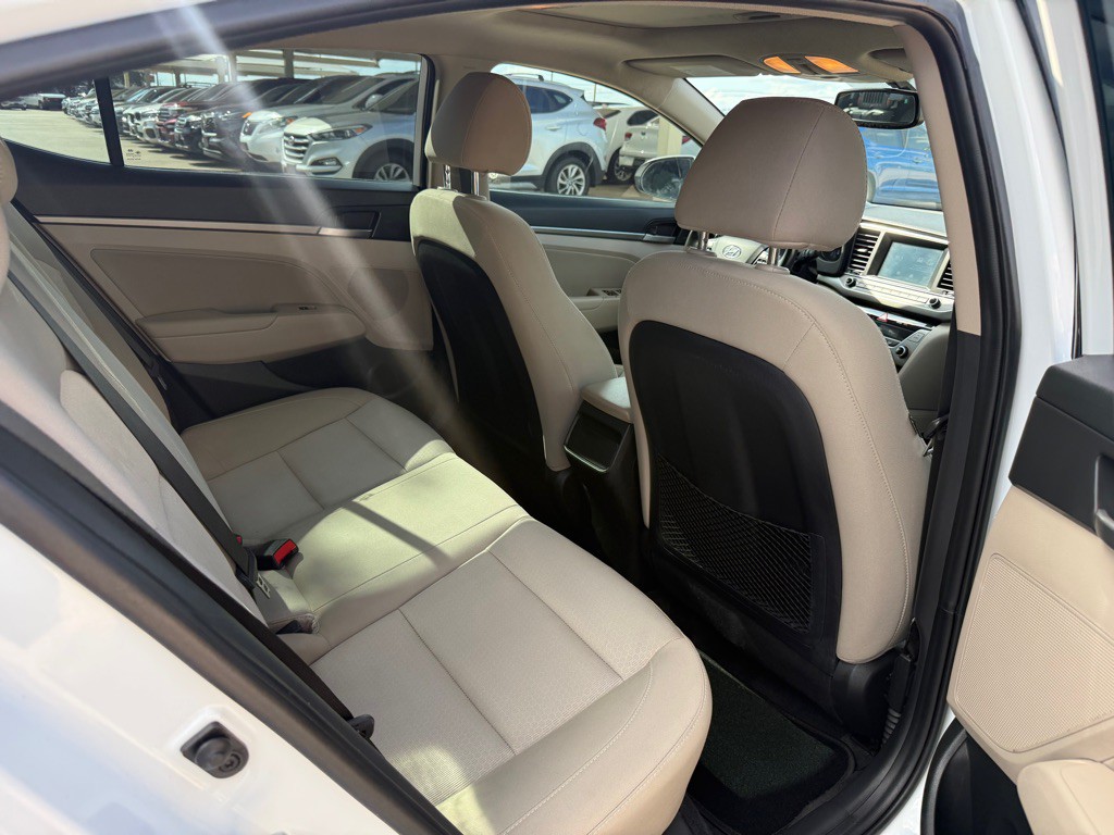 2018 Hyundai Elantra Image 16