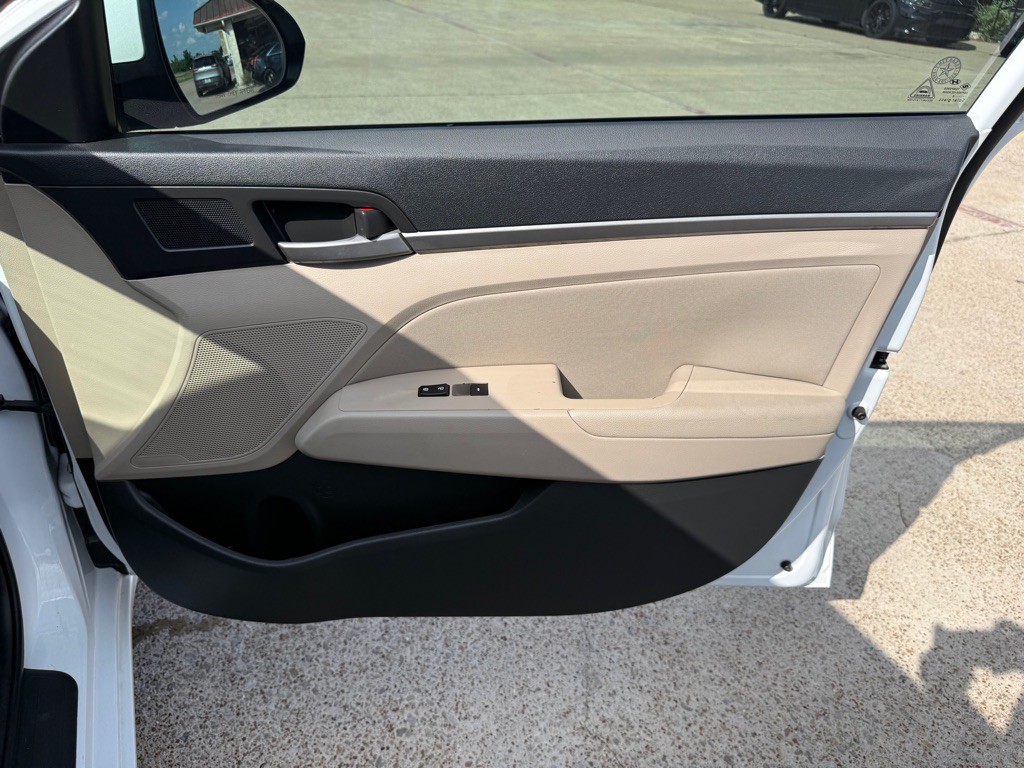 2018 Hyundai Elantra Image 22