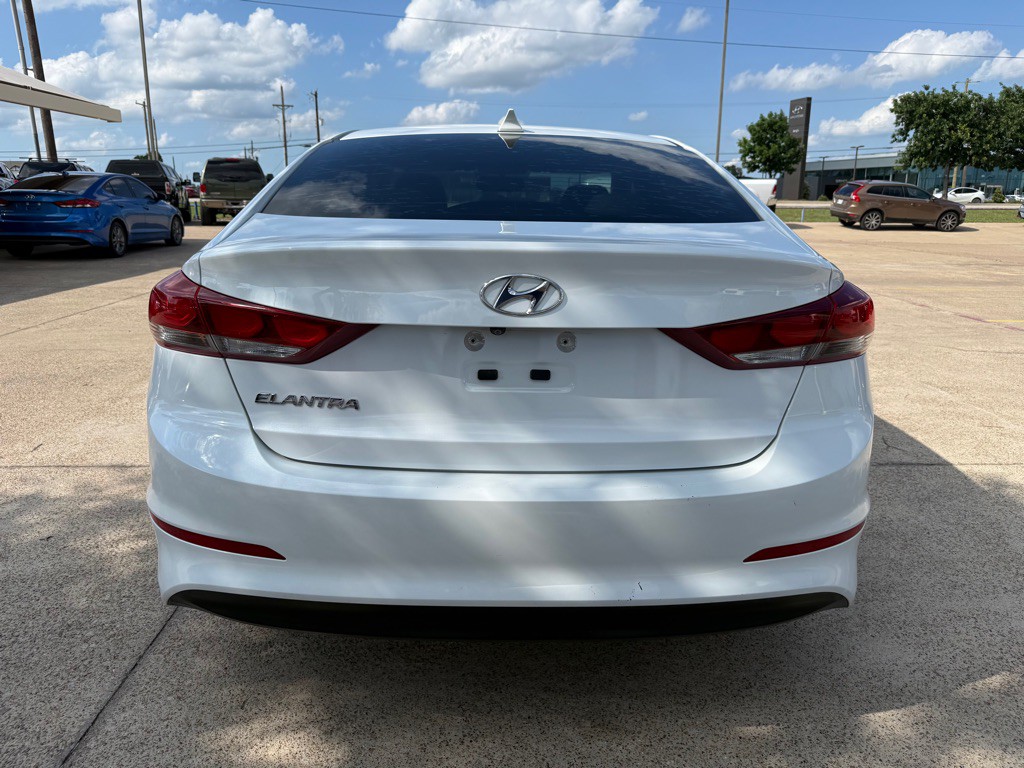 2018 Hyundai Elantra Image 43