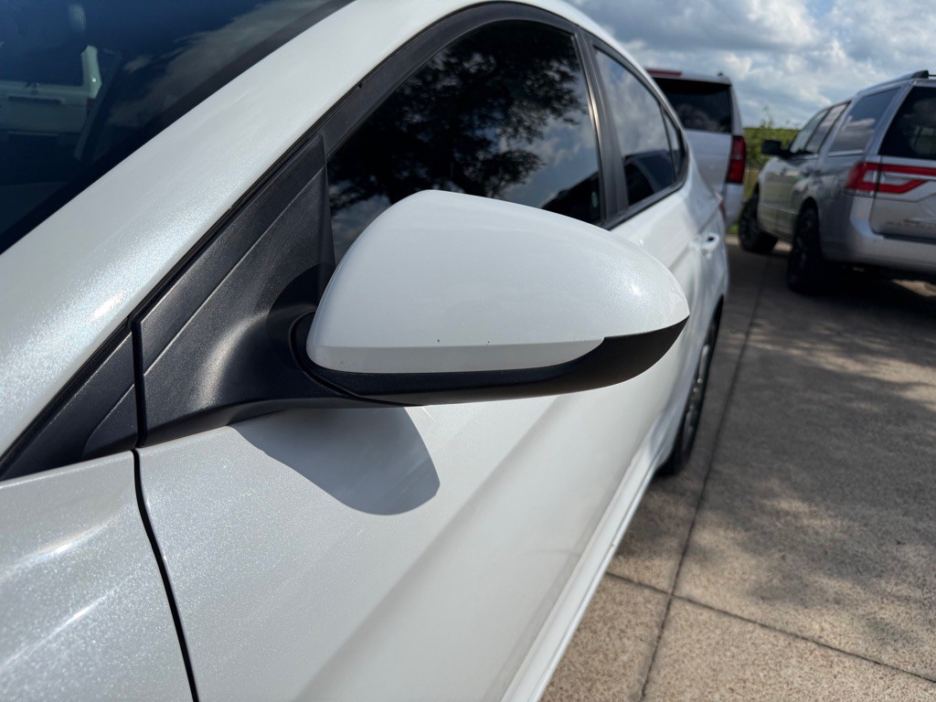 2018 Hyundai Elantra Image 47
