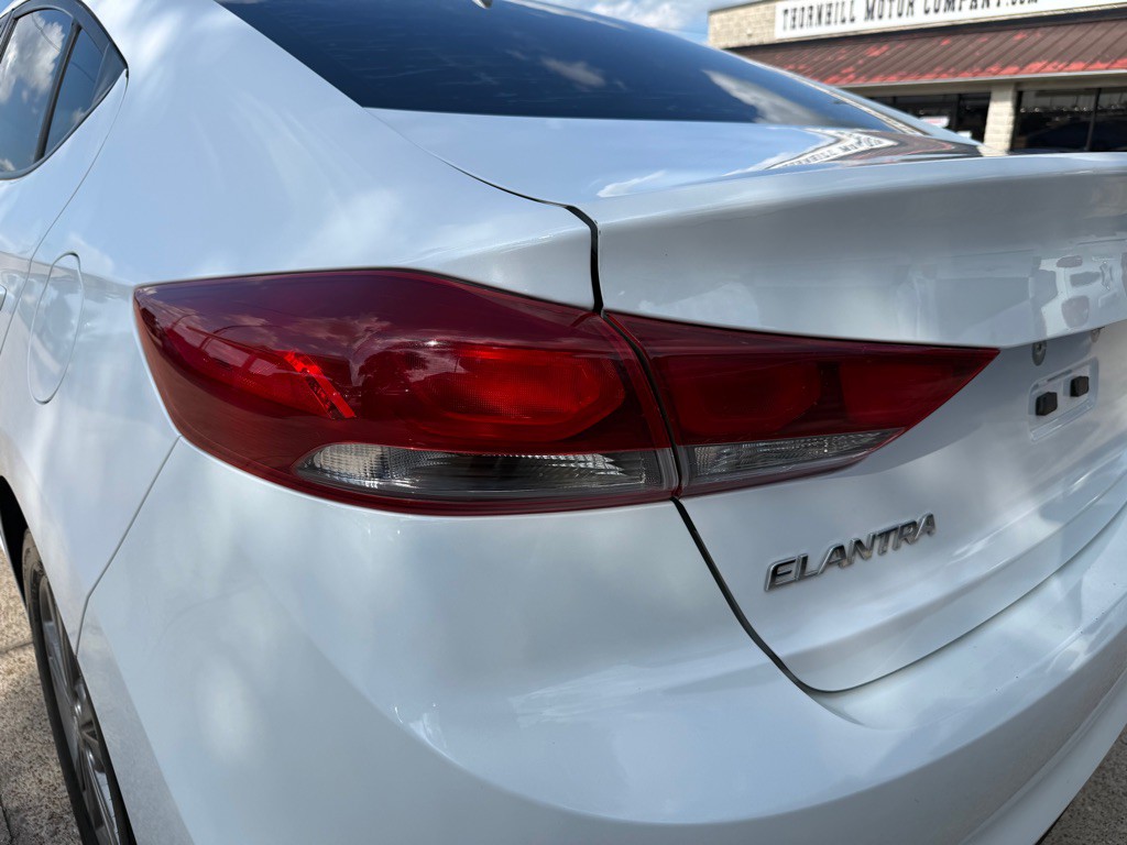 2018 Hyundai Elantra Image 48