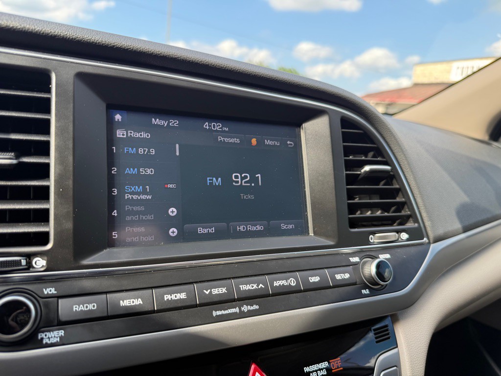 2018 Hyundai Elantra Image 69