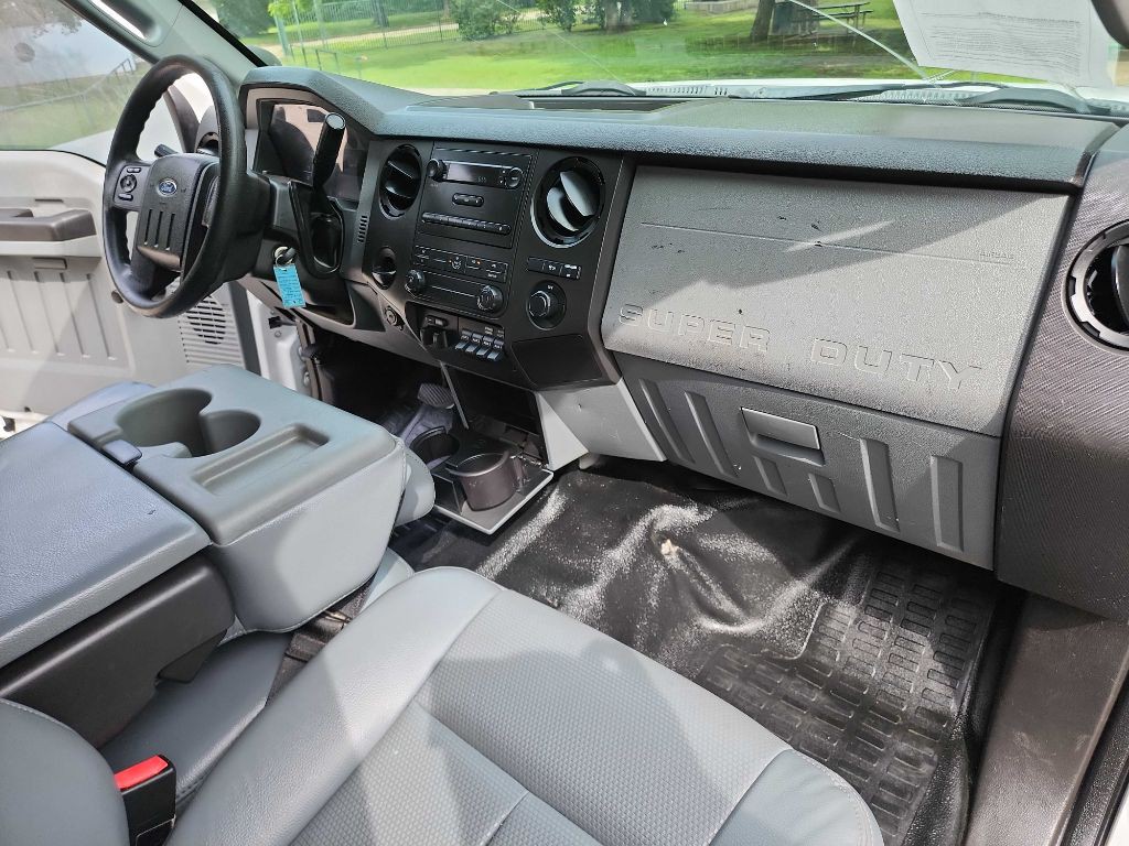 2015 Ford F-250 Image 28