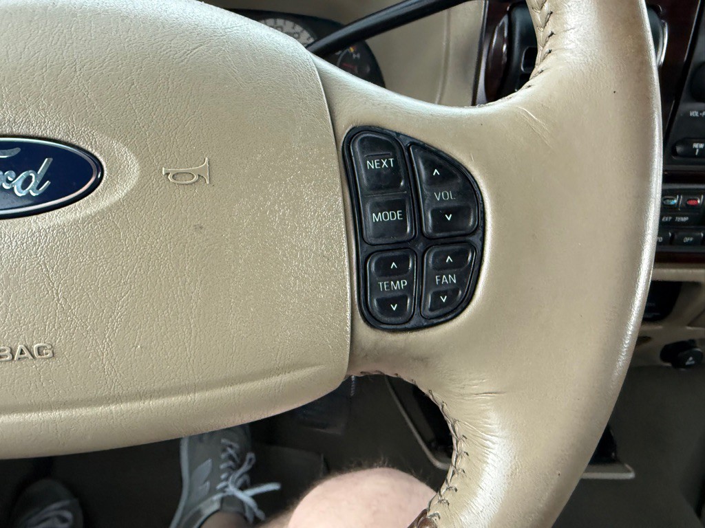 2006 Ford F-350 Image 30