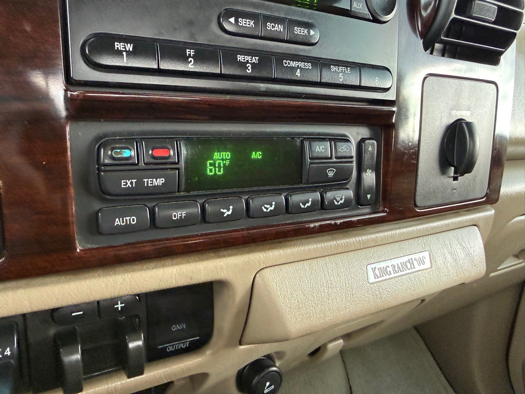 2006 Ford F-350 Image 32