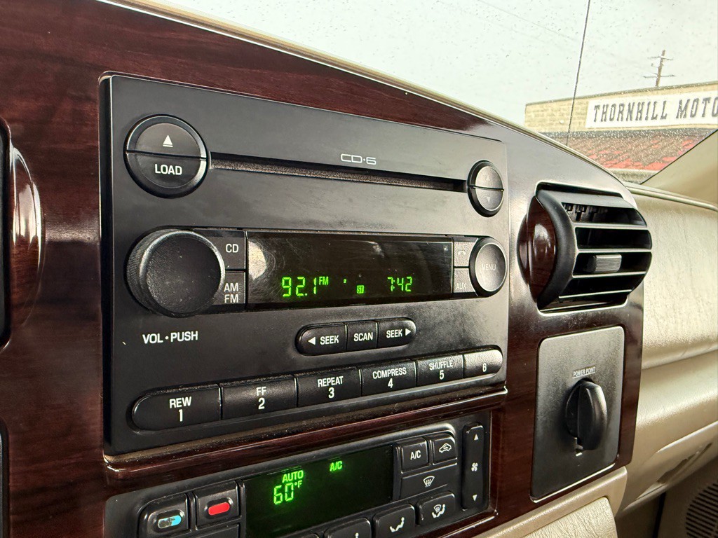 2006 Ford F-350 Image 33