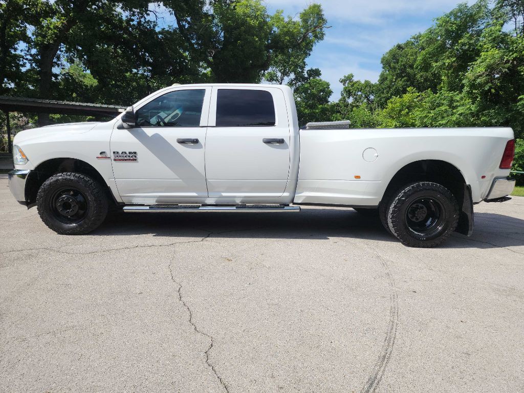 2016 RAM 3500 Image 4