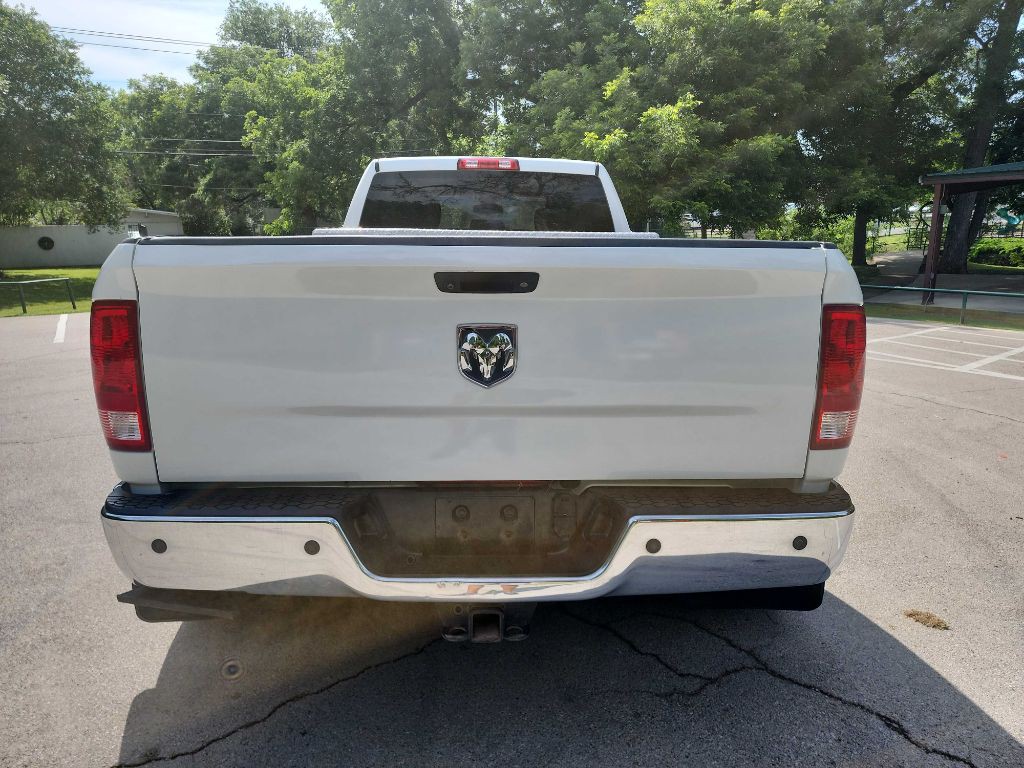 2016 RAM 3500 Image 7