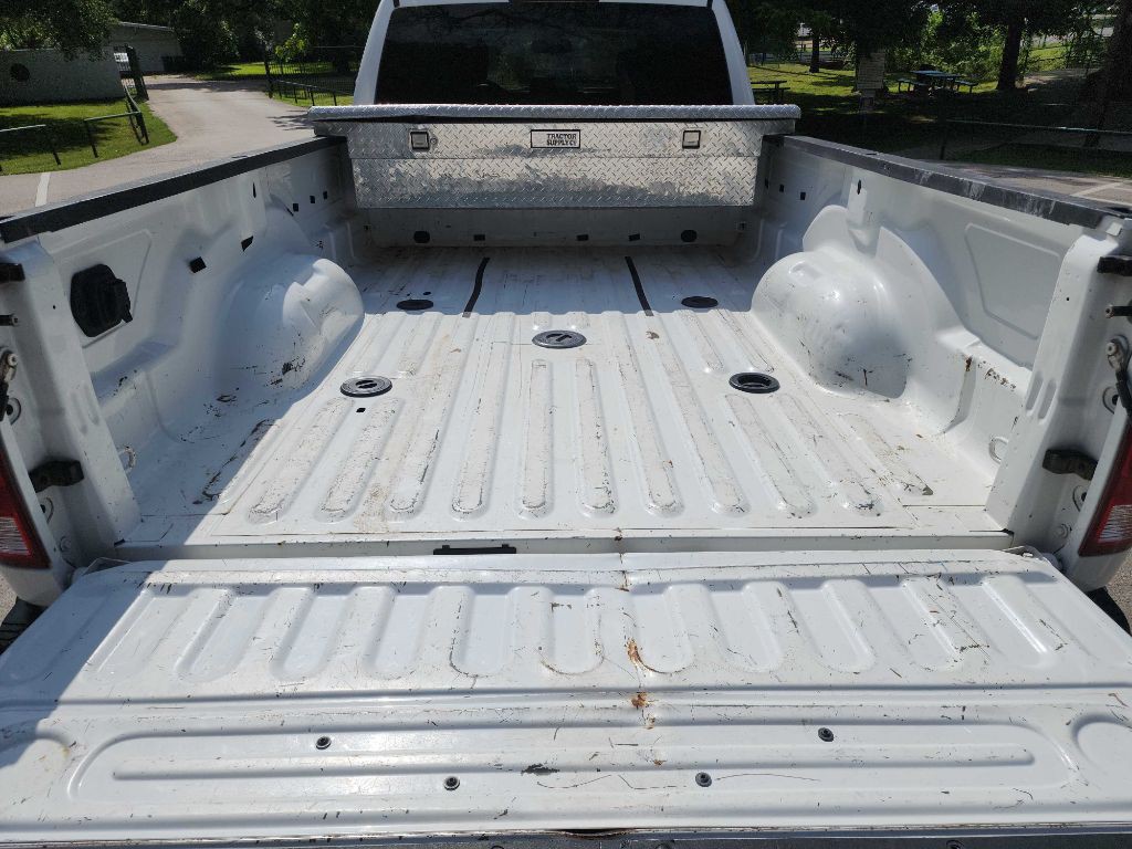 2016 RAM 3500 Image 9