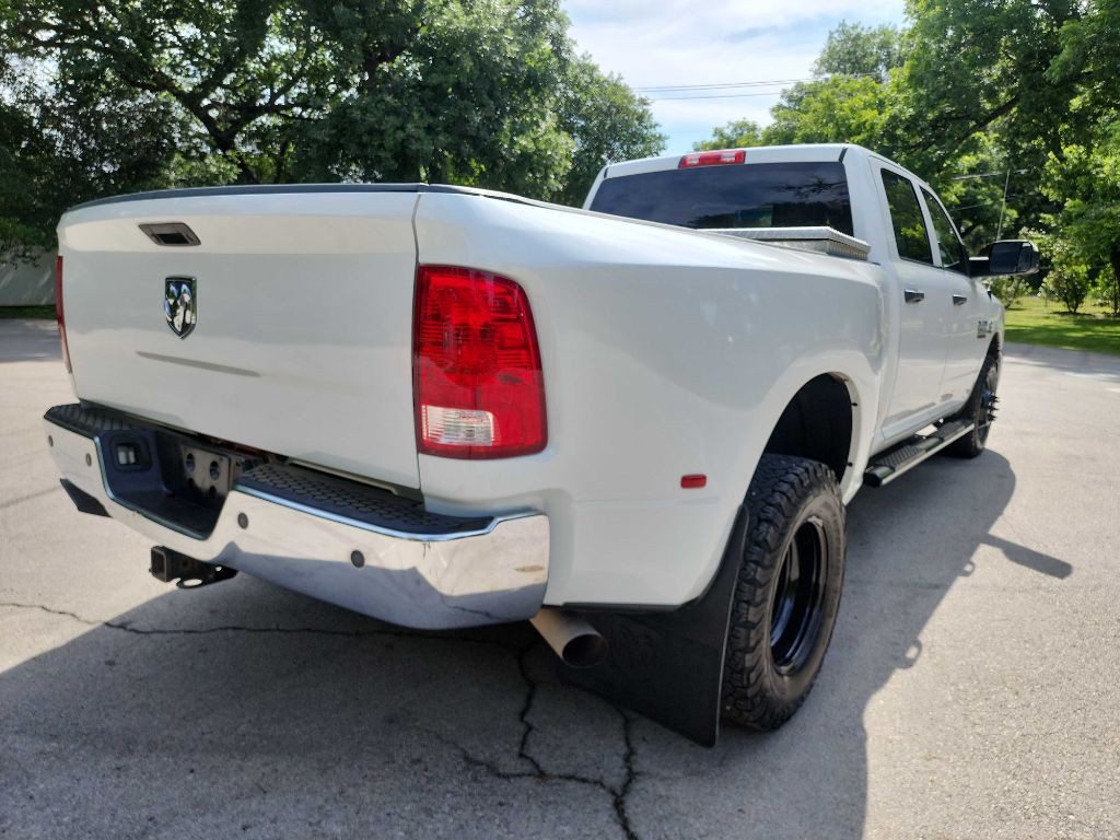 2016 RAM 3500 Image 10