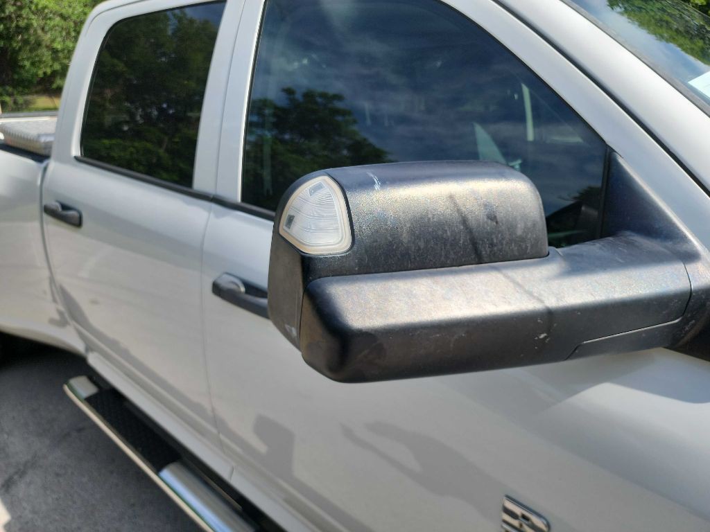 2016 RAM 3500 Image 14