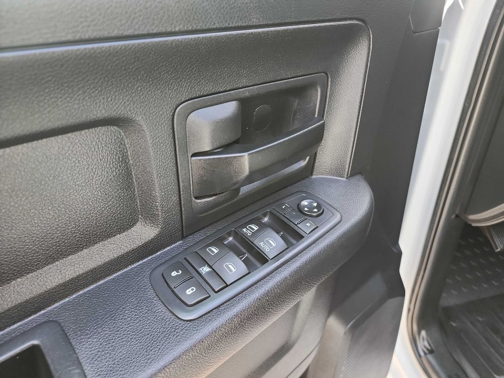 2016 RAM 3500 Image 17