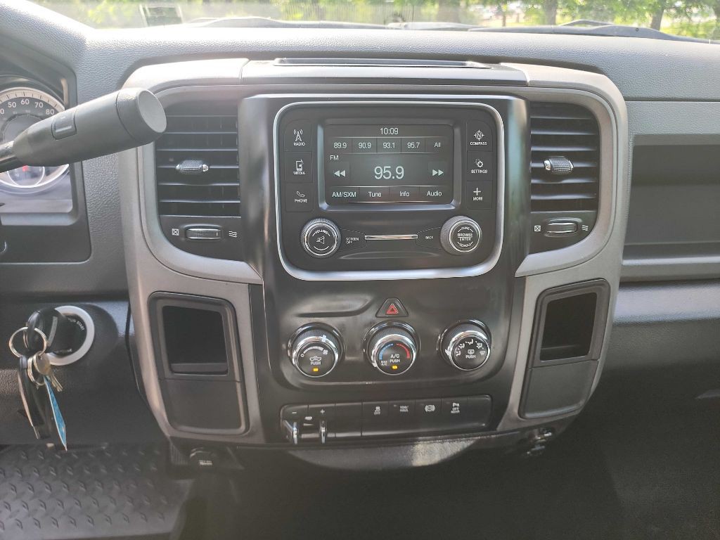 2016 RAM 3500 Image 25