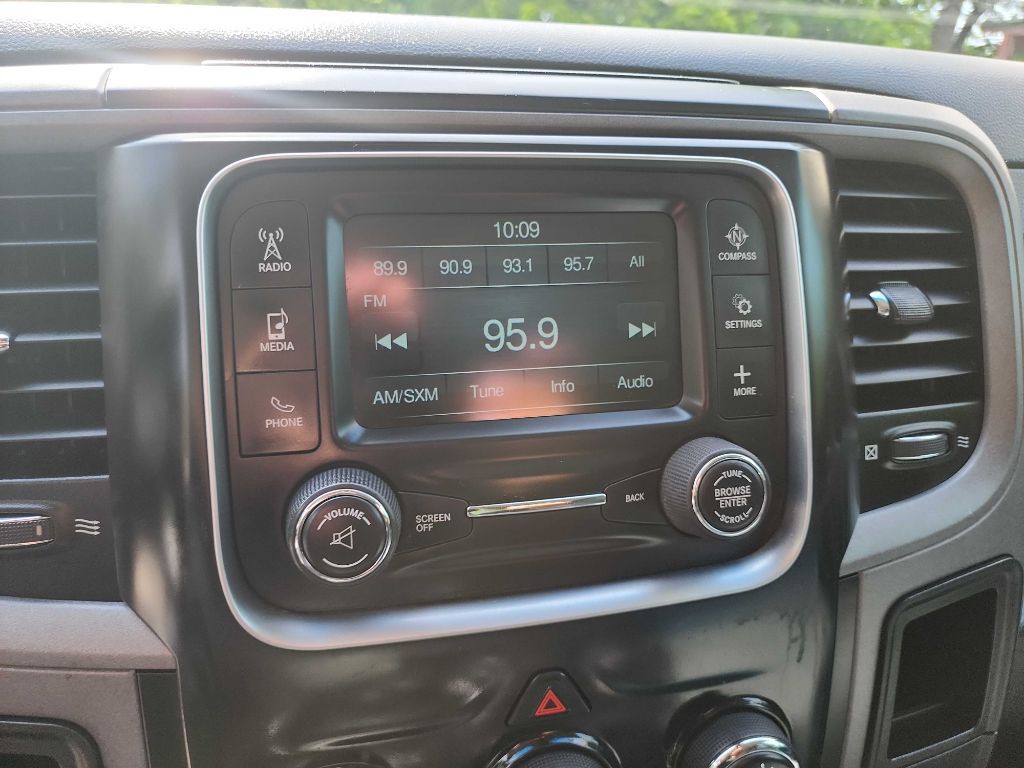 2016 RAM 3500 Image 26