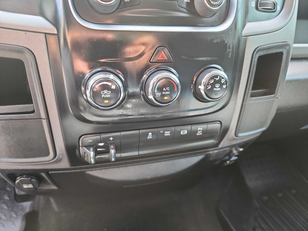 2016 RAM 3500 Image 27