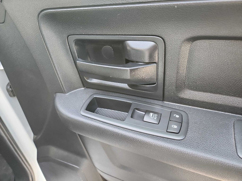 2016 RAM 3500 Image 37