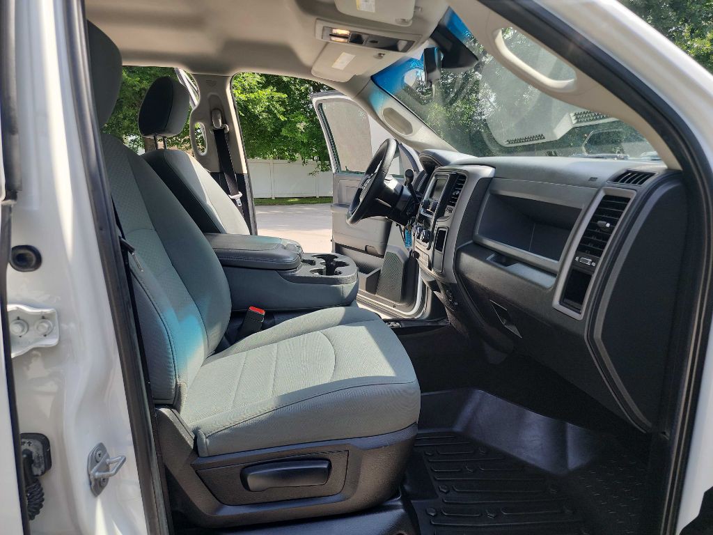 2016 RAM 3500 Image 38