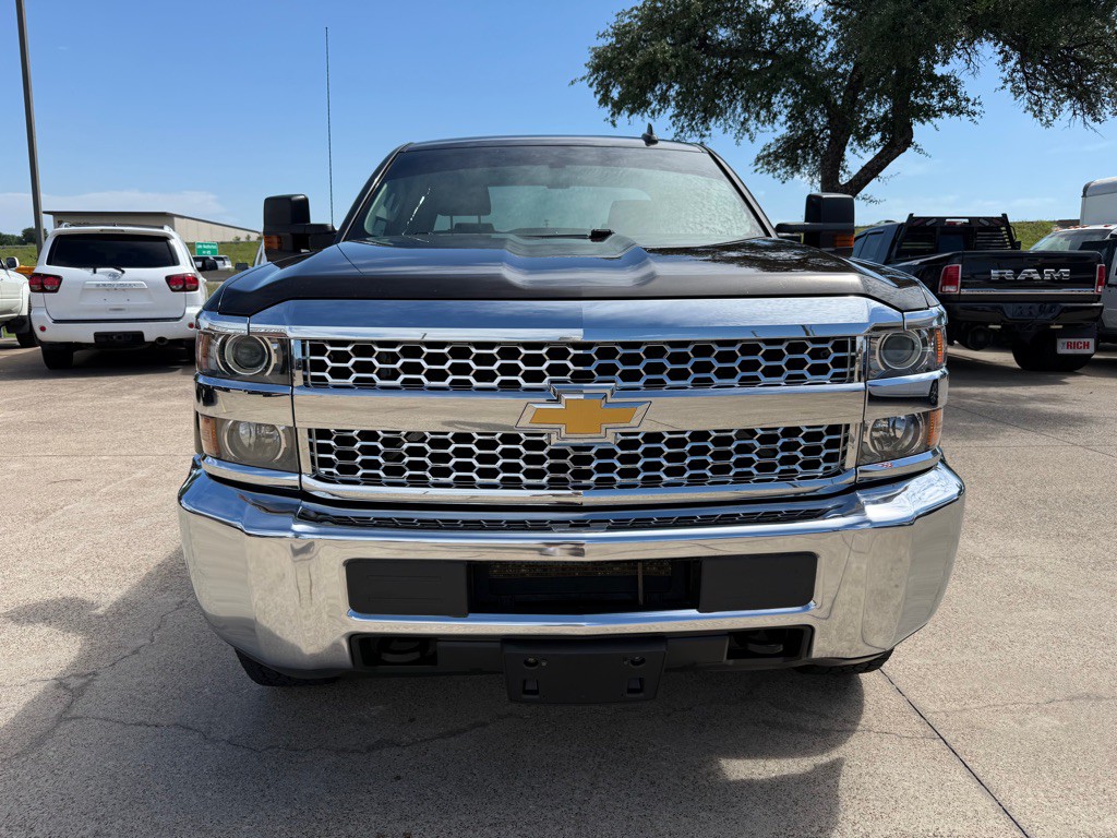 2019 Chevrolet Silverado 1500 Image 2