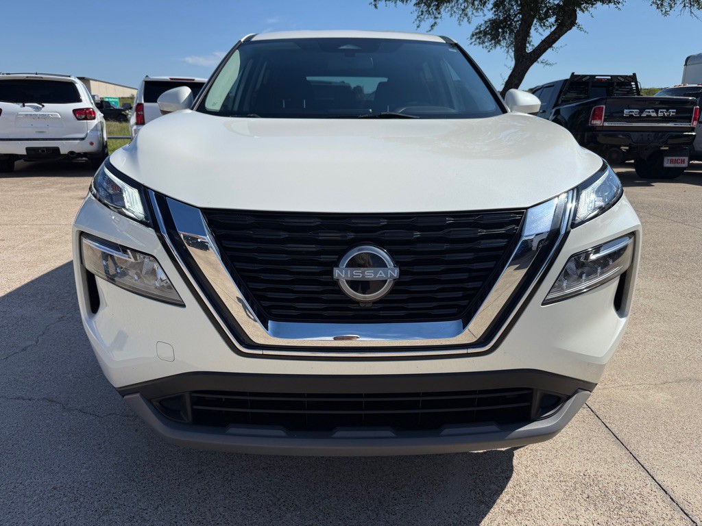 2023 Nissan Rogue Image 2