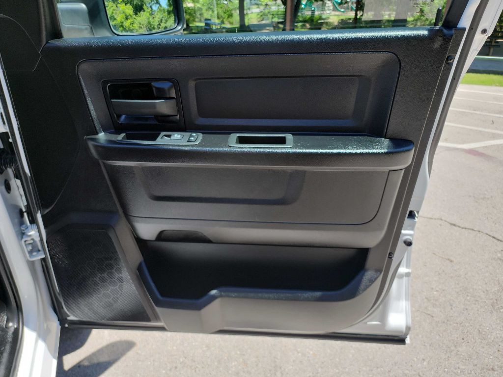 2022 RAM 1500 Image 32