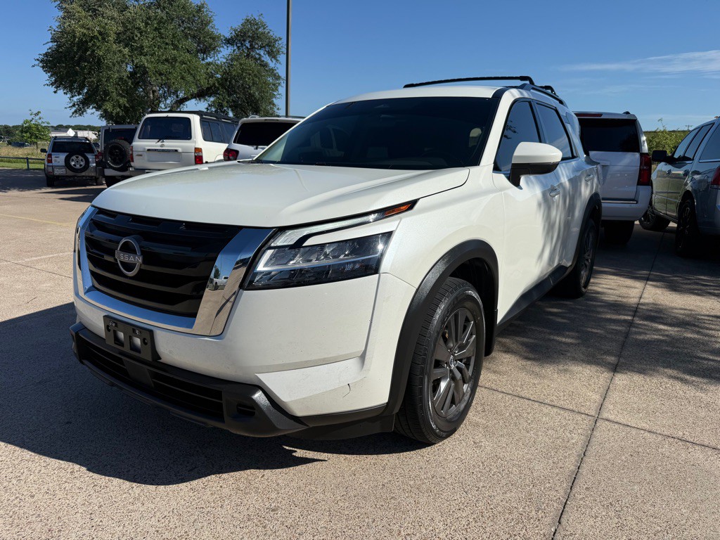 2022 Nissan Pathfinder Image 3