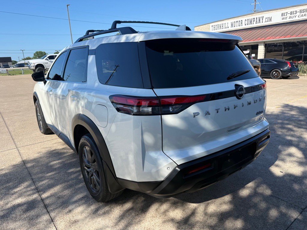 2022 Nissan Pathfinder Image 5