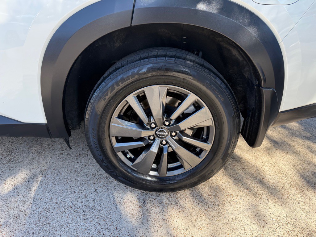 2022 Nissan Pathfinder Image 13