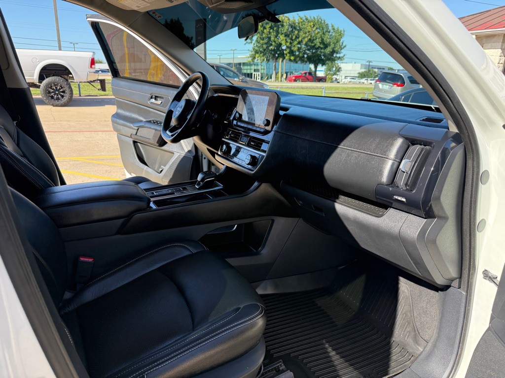 2022 Nissan Pathfinder Image 17