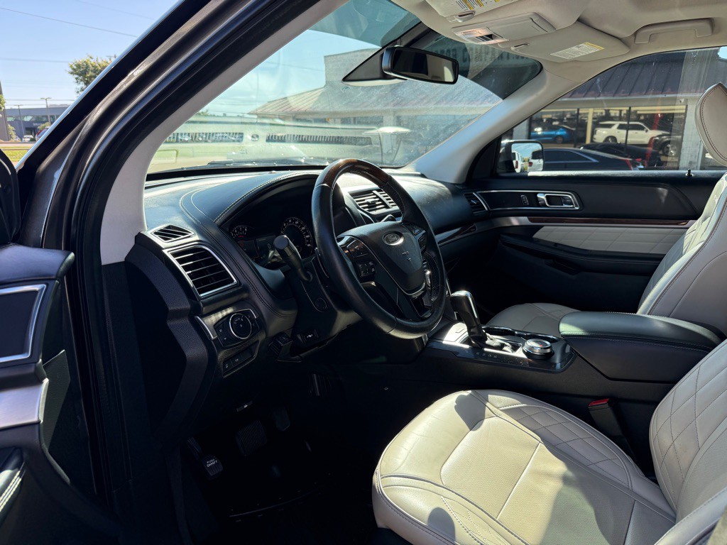 2018 Ford Explorer Image 12