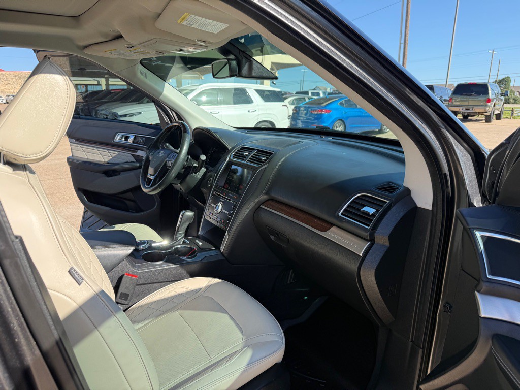 2018 Ford Explorer Image 15