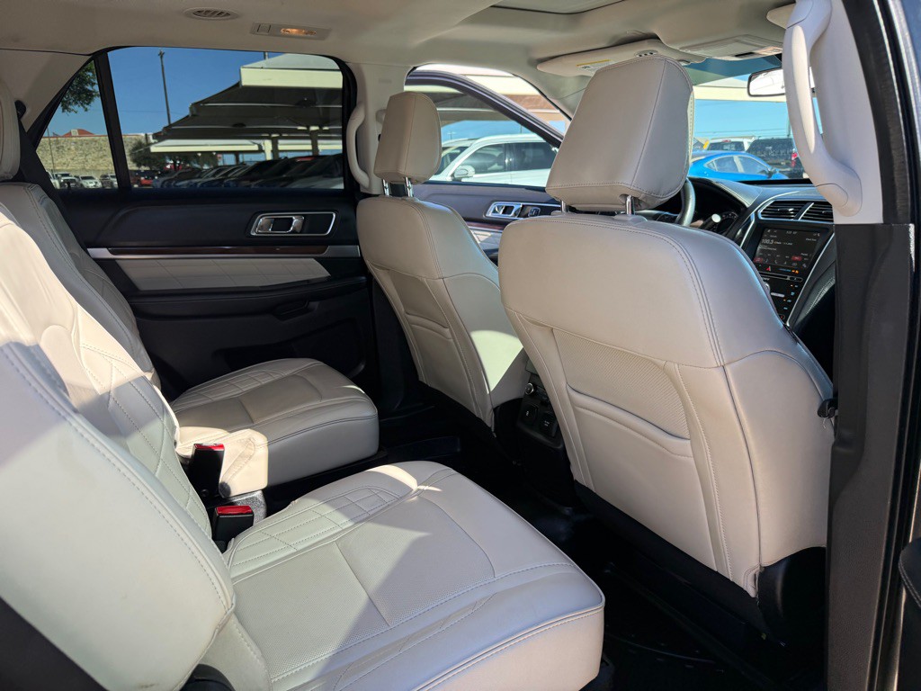 2018 Ford Explorer Image 16