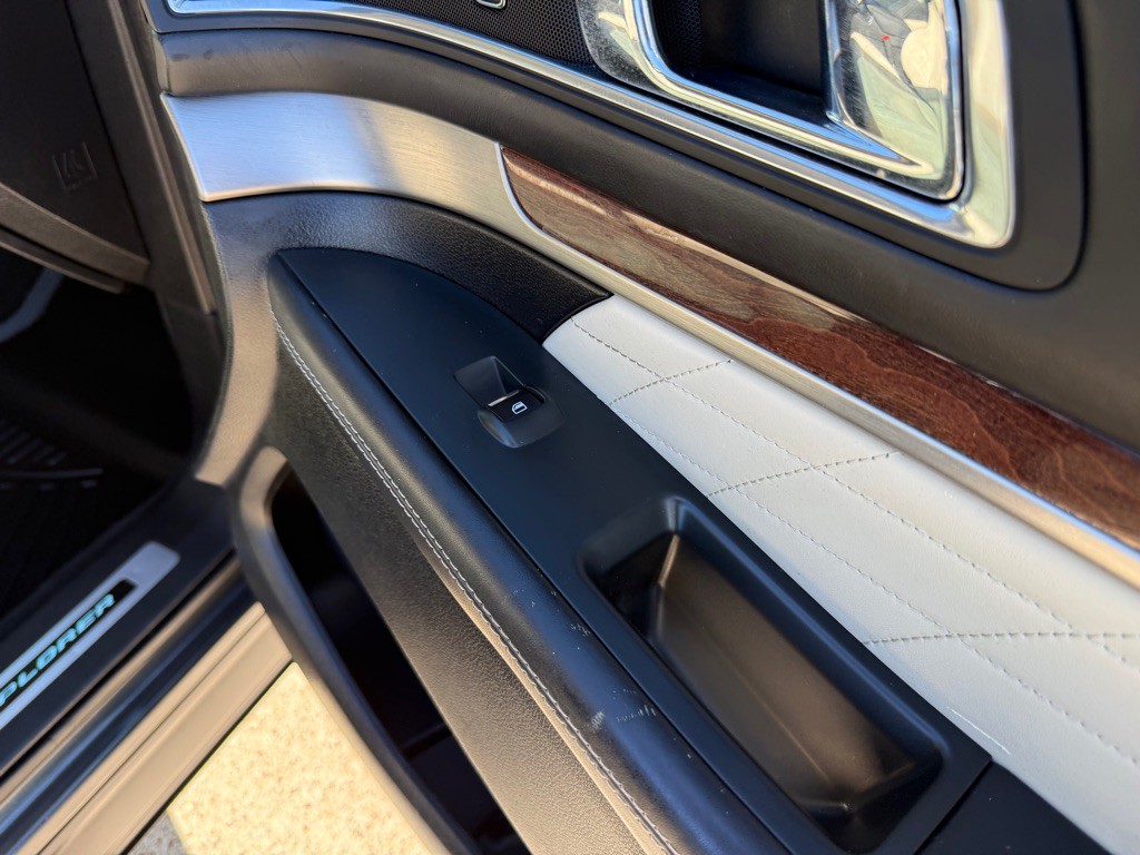 2018 Ford Explorer Image 28