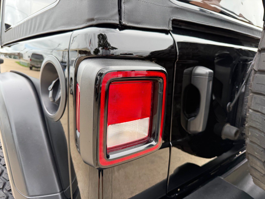 2022 Jeep Wrangler Image 13